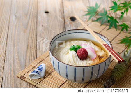 Refreshing and delicious nyumen 115759895