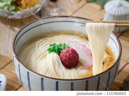 用筷子熱麵條 用筷子熱麵條 115760003