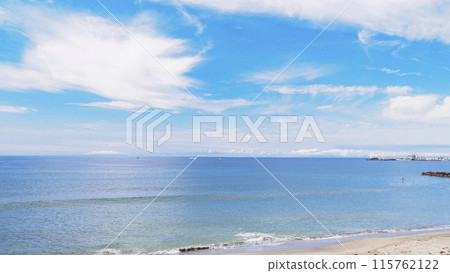 Beautiful scenery along the coast (Shichirigahama, Inamuragasaki, Koshigoe) (early summer with Mt. Fuji in view) 115762122
