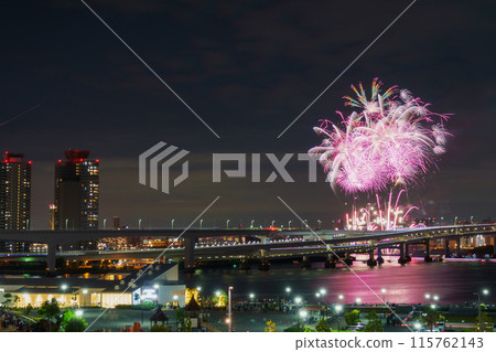 Fireworks over Tokyo Bay 115762143