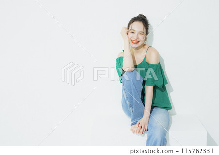 Summer skin care image 115762331