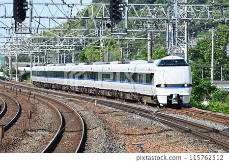特急雷鳥經過東海道本線島本站 特急雷鳥經過東海道本線島本站 115762512
