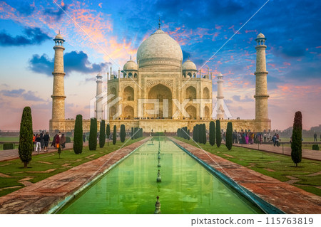 Taj Mahal on sunrise sunset, Agra, India 115763819