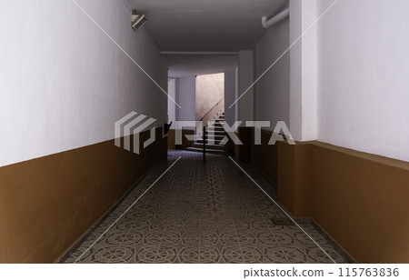 Detail of old alley in a city in Spain 115763836