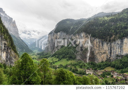 Lauterbrunnen town and Staubbach Waterfall 115767202