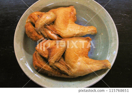 Hearty fried chicken, fried half a young chicken Hearty fried chicken, fried half a young chicken 115768651