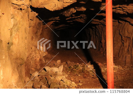 翔山地下碉堡內(松代帝國司令部遺址) 翔山地下碉堡內(松代帝國司令部遺址) 115768804