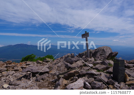 View of the summit of Mount Tozan in the Asama mountain range 115768877