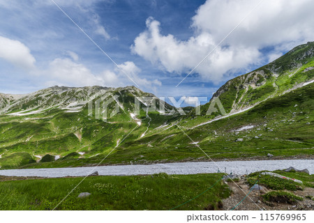 Tateyama mountain range, Tateyama Town, Toyama Prefecture Tateyama mountain range, Tateyama Town, Toyama Prefecture 115769965