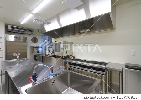 Kitchen room 115776913