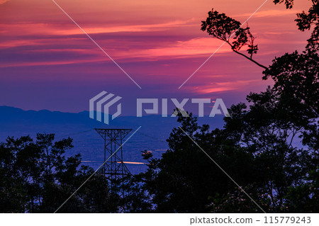 奈良 大阪府堺式生駒天際線 海拔 600m 展望台 夜景 中長焦變焦 夕陽將其染成鮮紅色㊴ 奈良 大阪府堺式生駒天際線 海拔 600m 展望台 夜景 中長焦變焦 夕陽將其染成鮮紅色㊴ 115779243
