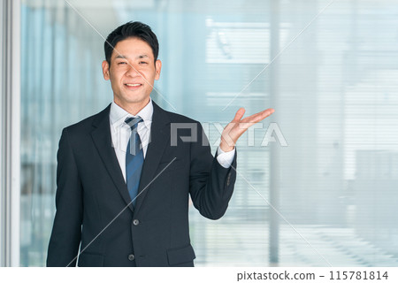 Middle-aged Asian businessman in a suit (manager, manager, executive, president, boss) Middle-aged Asian businessman in a suit (manager, manager, executive, president, boss) 115781814