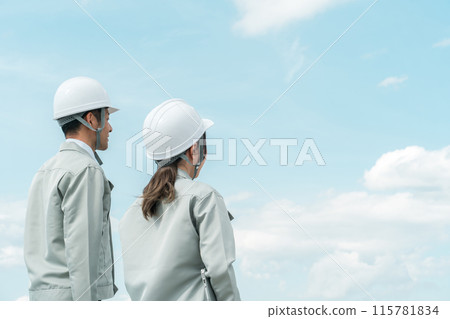 工人、城市規劃、電力工作、建築師、設計師、工程師、維護、建築業、建築業的男性和女性工作服 工人、城市規劃、電力工作、建築師、設計師、工程師、維護、建築業、建築業的男性和女性工作服 115781834