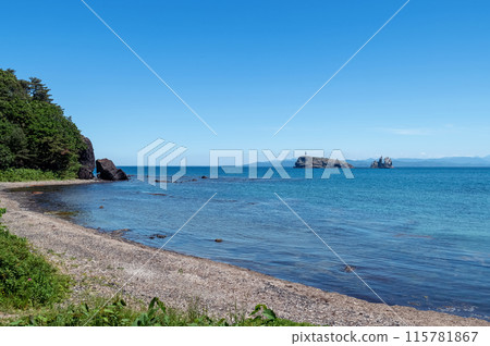 【青森縣下北半島脅沢台島】下北地質公園內的一個形似鯛魚的無人島，被稱為台島。 115781867