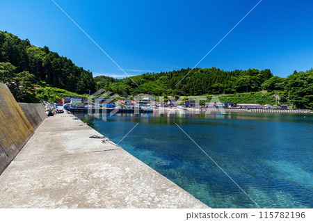 Scenery of a small fishing village facing the fishing port Scenery of a small fishing village facing the fishing port 115782196