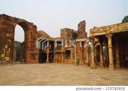 Qutub Minar ruins, Delhi, India 115782910