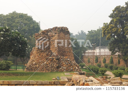 印度德里庫圖卜塔風景 115783136