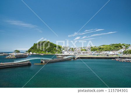 View of Saikazaki fishing port from near Okuwaka Ohashi Bridge [Wakayama City, Wakayama Prefecture] 115784301