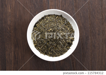 Green tea tea leaves 115784312