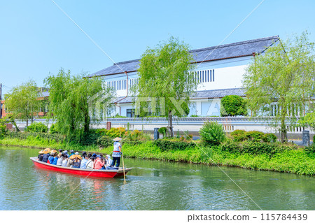 初夏柳川風光 柳川堀割川漂流 福岡縣柳川市 115784439
