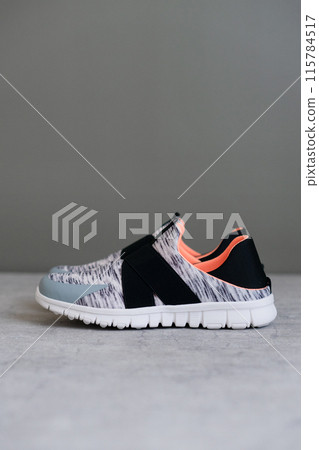 時尚運動鞋和跑鞋 115784517