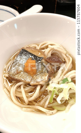 新鮮的蕎麥麵 新鮮的蕎麥麵 115787604