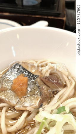 新鮮的蕎麥麵 新鮮的蕎麥麵 115787605