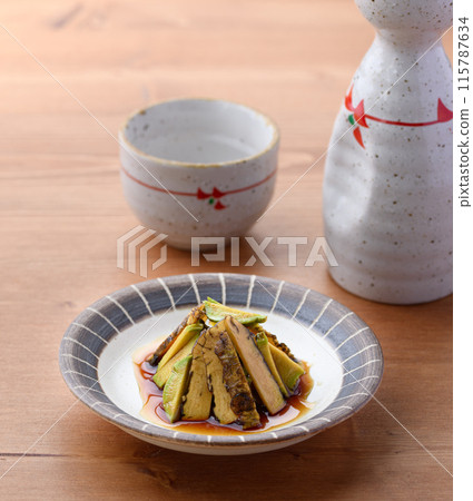 醬油醃製的辣芥末(生芥末) 這是一道有趣的菜餚,芥末的口感鬆脆 醬油醃製的辣芥末(生芥末) 這是一道有趣的菜餚,芥末的口感鬆脆 115787634