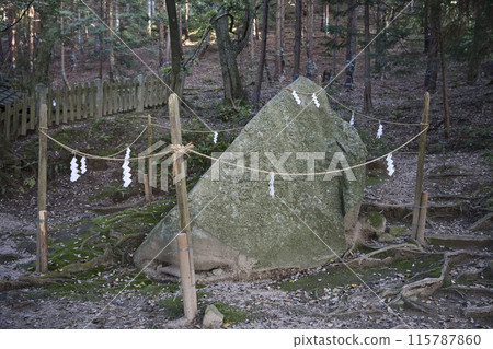 Shirahige Shrine grounds, Iwakura, horizontal composition 2 115787860