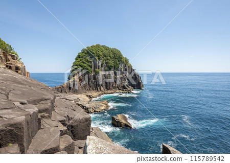 立崎懸崖上的懸崖和壯麗景色 立崎懸崖上的懸崖和壯麗景色 115789542