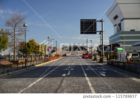 通往橫濱大棧橋的引道 115789657