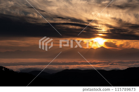 Sea of clouds and sunrise, Chausuyama plateau Sea of clouds and sunrise, Chausuyama plateau 115789673