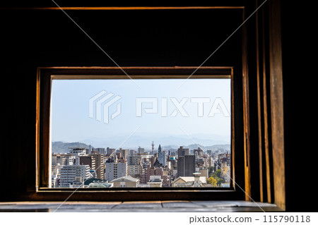 【日本名城百選】春天的高知城 - 從塔窗眺望的景色2 - 高知縣高知市 【日本名城百選】春天的高知城 - 從塔窗眺望的景色2 - 高知縣高知市 115790118