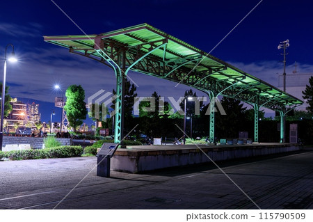 Night view of the platform at the former Yokohama Port Station in Yokohama City 115790509