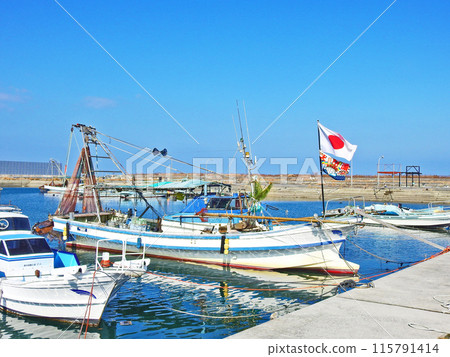 New Year's scenery at Koiwai fishing port in Nakatsu, Oita Prefecture 115791414