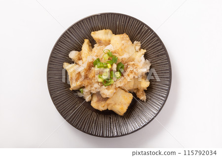 Deep-fried cod with grated daikon radish and ponzu sauce 115792034