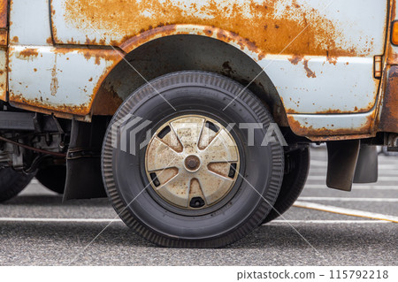 Old wheel of the car 115792218