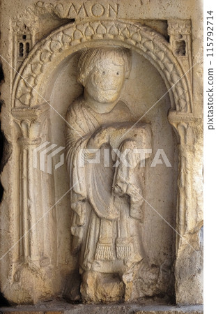 Deacon, bass relief by followers of Wiligelmo, Princes Gate, Modena Cathedral, Italy Deacon, bass relief by followers of Wiligelmo, Princes Gate, Modena Cathedral, Italy 115792714