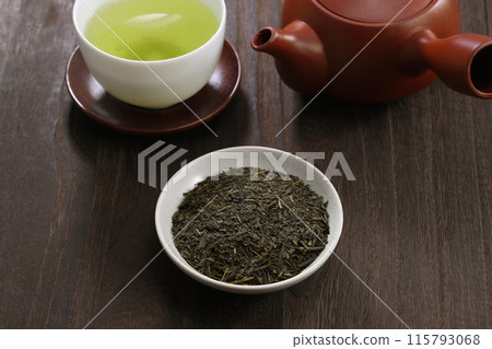 Green tea tea leaves 115793068