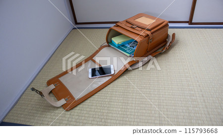 書包和智慧型手機 115793668