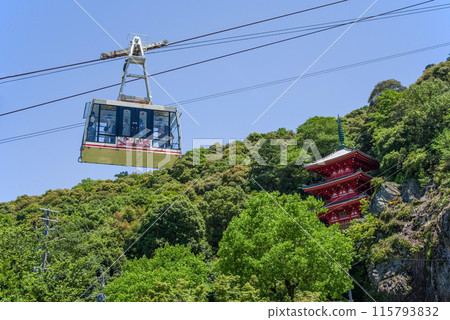 金華山索道與三層寶塔 金華山索道與三層寶塔 115793832