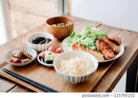 三元豬裡肌牛排套餐 三元豬裡肌牛排套餐 115795152