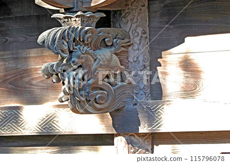 Carvings on the main shrine of Yayumi Inari Shrine [Higashimatsuyama City, Saitama Prefecture] 115796078