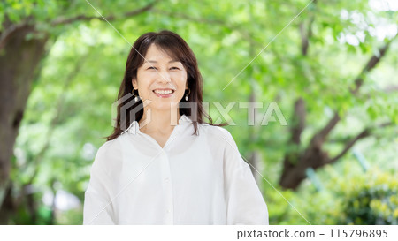 Female fresh green portrait 115796895