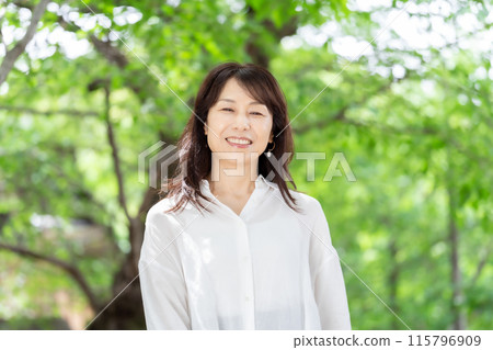 女清新綠色寫真 115796909