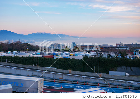 清晨從大津SA展望台眺望琵琶湖 115801589