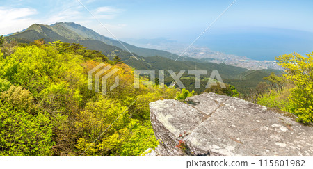 從鋸山山頂眺望豐嶽山和四國中央市! (愛媛郡四國中央市富裡町)*照片位置在作品評論區 從鋸山山頂眺望豐嶽山和四國中央市! (愛媛郡四國中央市富裡町)*照片位置在作品評論區 115801982
