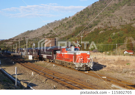 Yamaguchi Line, Sasame Station, DD51 test run departure Yamaguchi Line, Sasame Station, DD51 test run departure 115802705