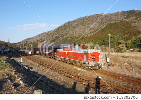 山口線四目站DD51試運轉出發 山口線四目站DD51試運轉出發 115802706