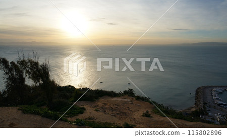 從西迪布賽義德觀景點看到的突尼斯灣日落 [突尼斯] 115802896